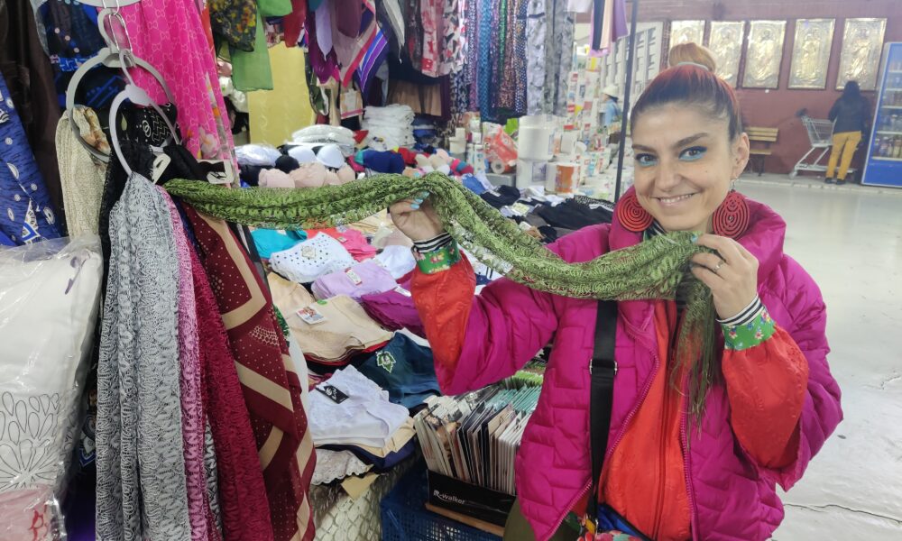 ”Antreprenor de Obor”. Cum te îmbraci ieftin și bine pentru Paște și 1 mai. Designerul Raluca Soare: ”Se poartă bucuria”