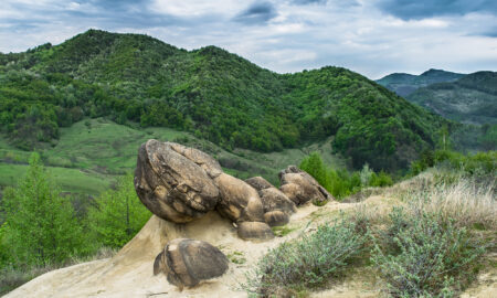 Trovanții de la Ulmet, un obiectiv turistic încadrat în Geoparcul Ținutul Buzăului (sursă foto - arhiva companiei)