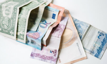 Curs valutar (sursă foto: kanald.ro)