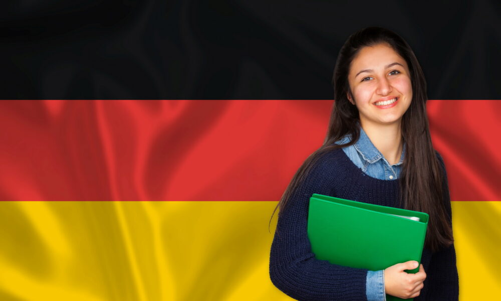 Tot mai mulți tineri germani aleg să studieze în România. Ce îi atrage