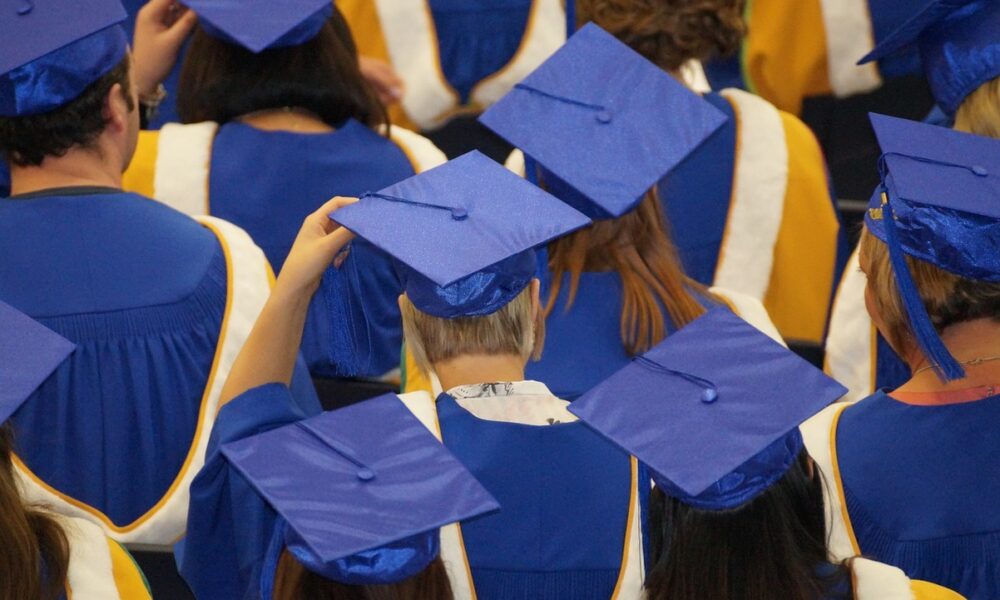 Modificări importante pentru studenți. Se introduc schimbări la finalizarea studiilor
