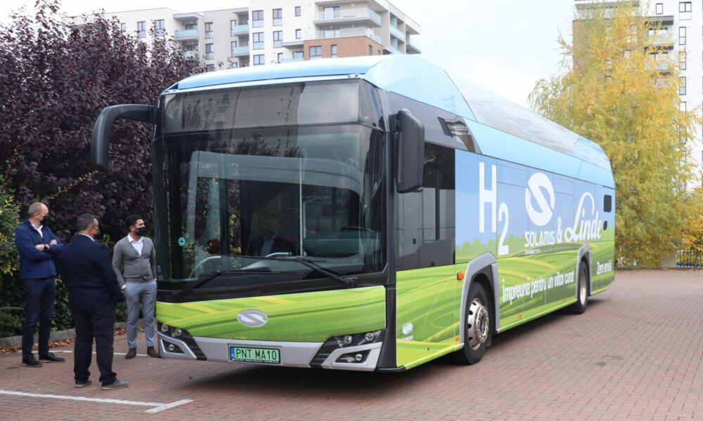 Autobuze alimentate cu hidrogen vor circula în două orașe din România