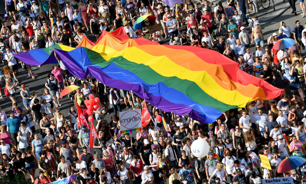 Nouă state membre U.E, printre care și România au refuzat să semneze o declarație de promovare a drepturilor comunității LGBTQ+