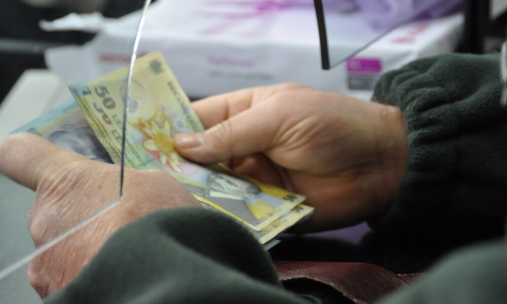Finanțele schimbă regulile: Românii cu datorii la ANAF nu își vor mai putea vinde locuințele