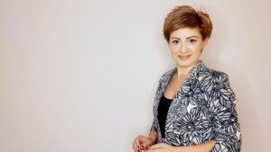 Picătura de business: De la strategie la profit. Brand Essence, agenția care te învață cum să-ți ghidezi afacerea în direcția corectă