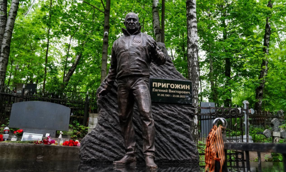 Rușii i-au făcut statuie „bucătarului lui Putin“. Prigojin are monument în Sankt Petersburg