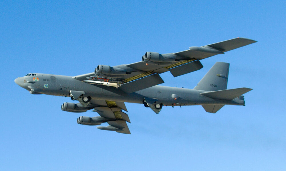 Tensiuni în spațiul aerian arctic. Avioanele de vânătoare ruse au interceptat două bombardiere americane