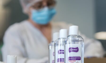 Picătura de business: „Rețete de frumusețe“ transmise între generații. Farmec, afacerea care a pus bazele industriei românești de cosmetice