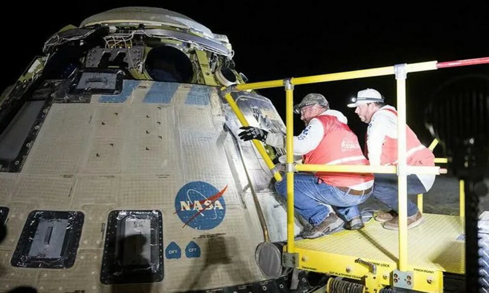 Astronauții NASA poartă Prada