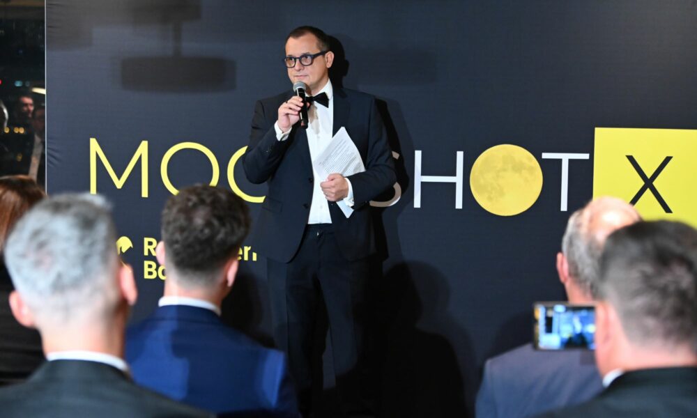 Raiffeisen Bank România a finalizat selecția pentru MoonShotX. 22 de  companii locale vor începe drumul spre scalare