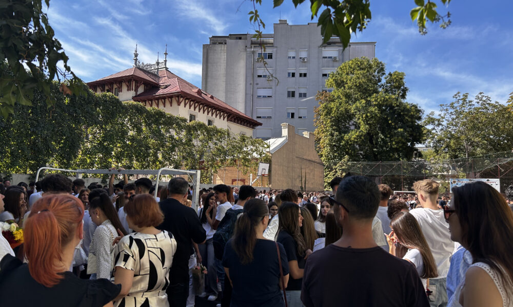 Reportaj! Ingrediente de început de an școlar: entuziasm și teamă. Emoțiile noilor liceeni