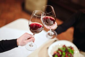 Cum alegem vinul potrivit pentru Revelion. Soiurile care sunt vedeta mesei de sărbătoare