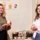 Ana Maria Negut și Roxana Margutoiu, fondatoarele magazinului online Liryo Candles.