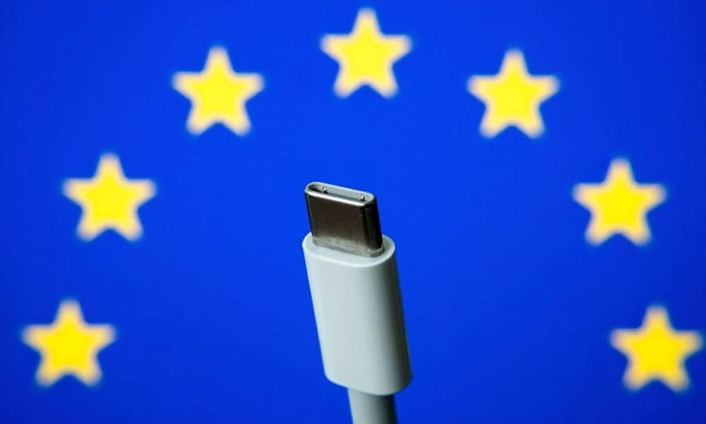 Încărcătorul USB-C devine obligatoriu în UE. Ce schimbări vor trebui să facă producătorii